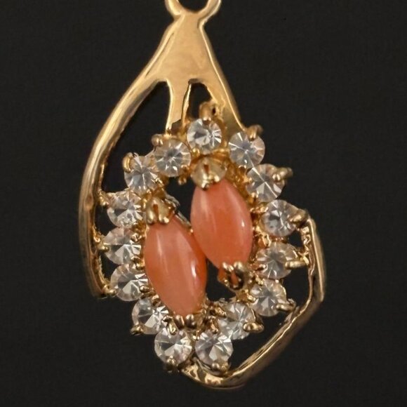 Vintage Coral Pendant Necklace, Dolphin Ore 18K Gold Electroplate - Picture 5 of 5